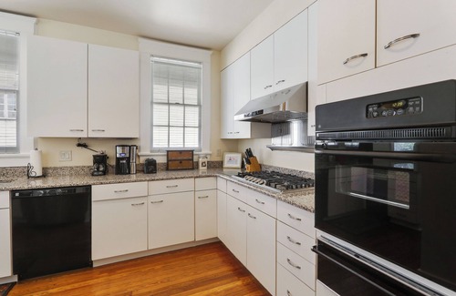Faubourg Livaudais Apartamento | JAZZFEST SPECIAL!! Sleeps 6! Minutes from Jazzfest!