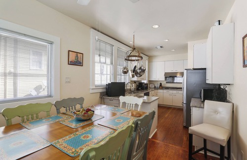 Faubourg Livaudais Apartamento | JAZZFEST SPECIAL!! Sleeps 6! Minutes from Jazzfest!