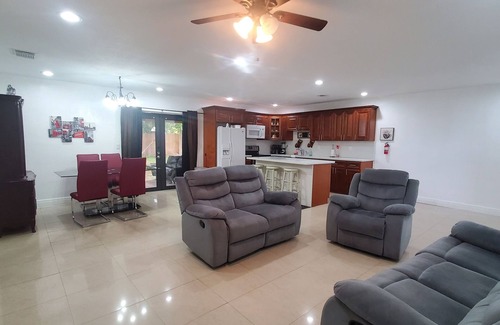 Miami Gardens Casa | The Jazzy Escapes Part 2 con 6 minutos al Hard Rock Stadium