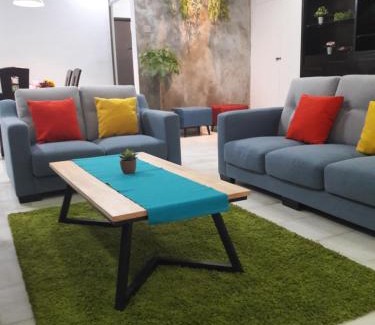 Bukit Indah Casa | JB Homestay Bukit Indah WiFi CIQ Mall Legoland Free Parking