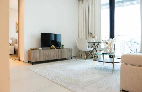 Dubai Marina Apartamento | JBR Luxe 1B Private Beach Address Beach Resort