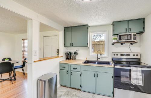 Jefferson City Casa | Jefferson City Bungalow Hot Tub and Patio!