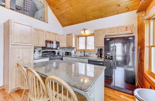 Jeffersonville Casa | Jeffersonville Home w/ Deck Near Hiking & Climbing