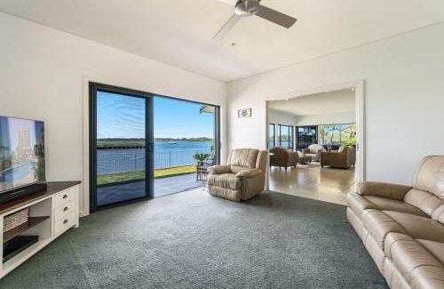 Yamba Casa | Jeffery River Retreat - Best Sunsets in Yamba
