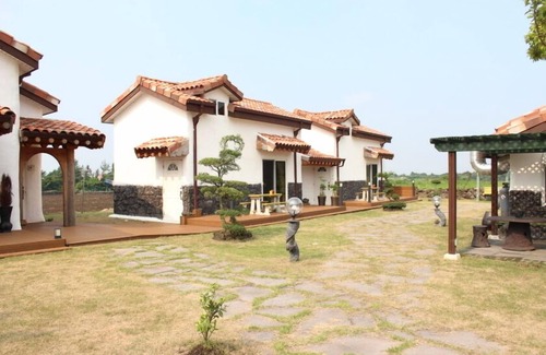 Pyeongdae-ri Condominio | Jeju Bijarim Midam Pension