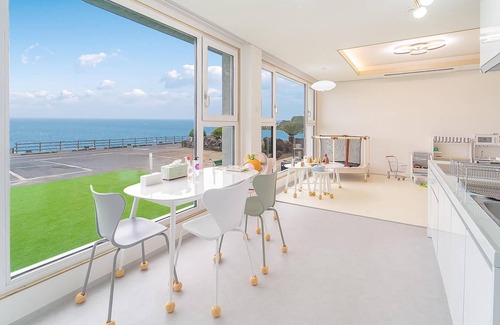 Andeok Casa | Jeju Kidsgajok Badatgahauseu
