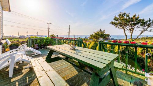 Hallim Casa | Jeju Kkothyanggi Badasori Pension