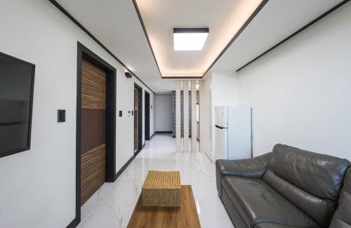 Namwon Casa | Jeju Skyhill Spa Pension