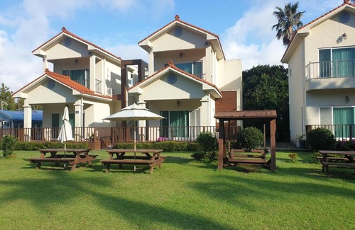 Namwon Casa | Jeju Soranghozen Pension