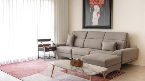 Hallim Casa | Jeju Stay Rowoon Dockchae Pension