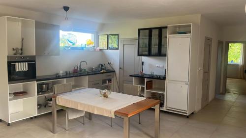 Jelenec Apartamento | Jelenec House