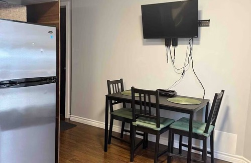 Downtown St. John's Casa | Jelly Bean Row - Lower Suite