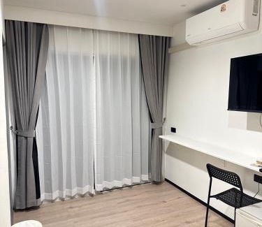 Patong Hotel | Jellyfish Residence