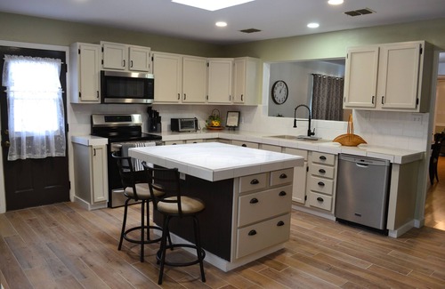 Nolanville Casa | Jenkfarm Getaway is a charming, family friendly, home located in Nolanville, Tx