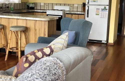 Augusta Casa | Jen’s Beach House - Jens Beach House - a short walk to the ocean
