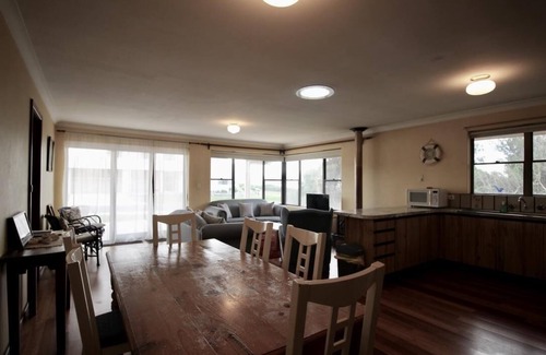 Augusta Casa | Jen’s Beach House - Jens Beach House - a short walk to the ocean