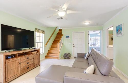 Nettles Island Casa | Jensen Beach Home with BBQ Grill Walk to Beach!