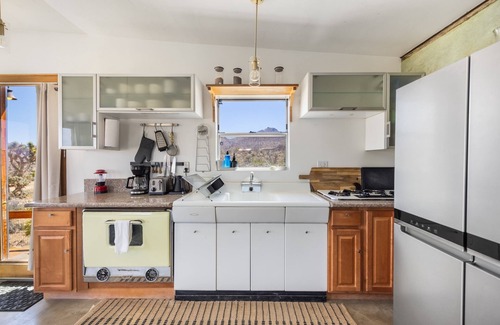 Joshua Tree Highlands Casa | Jensen House - Incredible Desert Views 2 Bedroom Home by RedAwning