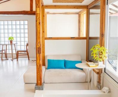Jeonju Casa | Jeonju Hanokmaeul Nest175 Jaczzi Dokchae Pension