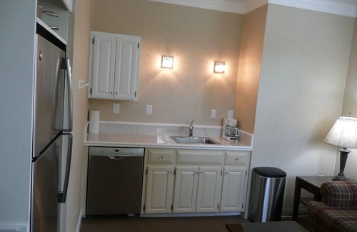 Jefferson Cabina | Jeremy's Lodge Fireside Suite 2 habitaciones con cocina $ 119 semanas - $ 145 sábados y domingos