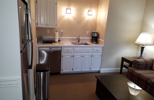 Jefferson Cabina | Jeremy's Lodge Fireside Suite 2 habitaciones con cocina $ 119 semanas - $ 145 sábados y domingos