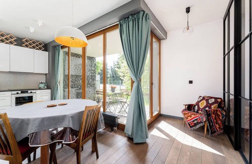 Pradnik Bialy Apartamento | Jesionowa Homely Apartment with Garden
