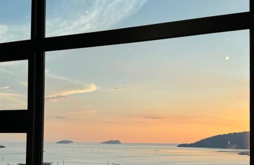 Downtown Kota Kinabalu Apartamento | Jesselton Quay l Family Suite l Deluxe l Sunset Seaview l 2R1B l 5 pax