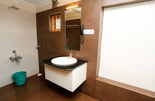 Sulthan Bathery Hotel | Jet Paark