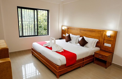 Sulthan Bathery Hotel | Jet Paark