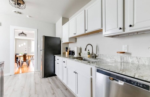 Mosby Casa | Jeter, 3328 Jeter Avenue