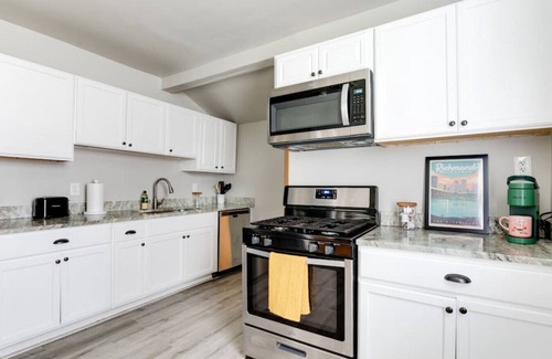 Mosby Casa | Jeter, 3328 Jeter Avenue