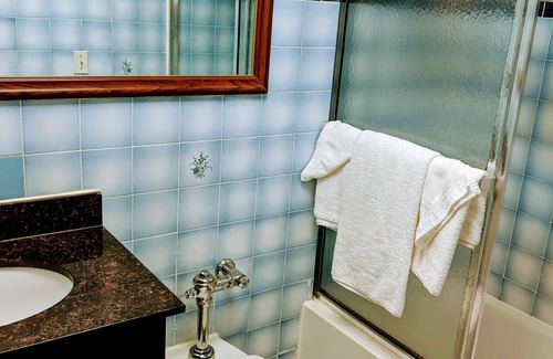 Queens Hotel | Jets Motor Inn