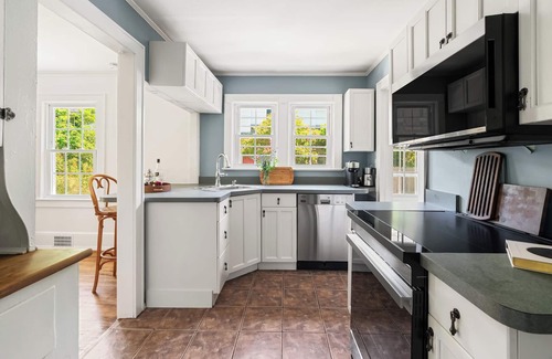 Hampton Bays Casa | Jewel Box Hampton Bays Cottage