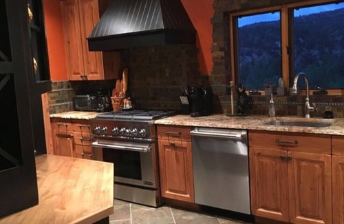 Escalante Cabina | La joya de Escalante LLC