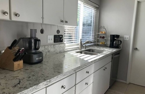 San Juan Capistrano Casa | Jewel of SJC - Upstairs Room in Shared Home