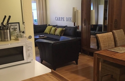 Am Homburg Apartamento | Jewel with private parking space in a perfect location - city, university, bus, train station