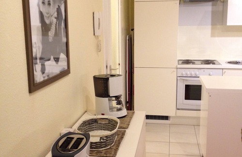 Am Homburg Apartamento | Jewel with private parking space in a perfect location - city, university, bus, train station