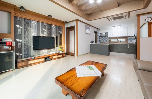 Dolsan-eup Casa | Jigeum Yeosu Ocean View Pension