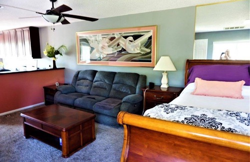 Paradise Lakes Condominio | Jim Miller's R-5 with Office space