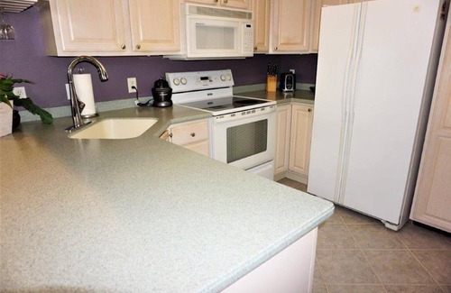 Paradise Lakes Condominio | Jim Miller's R-5 with Office space