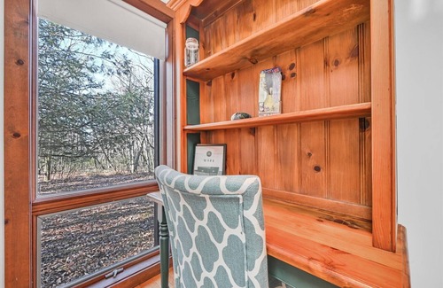 Jim Thorpe Casa | Jim Thorpe, Bear Creek Lake, Cozy 3Br family friendly home- EV charging outlet