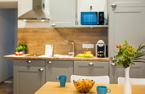 Landstrasse Apartamento | Jimmy's Apartments Emerald