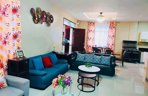 Daet Casa | JimmyDi Sweet Home- With swimming pool, close to everything-12 min to the beach.