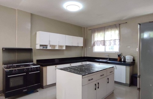 Daet Casa | JimmyDi Sweet Home- With swimming pool, close to everything-12 min to the beach.