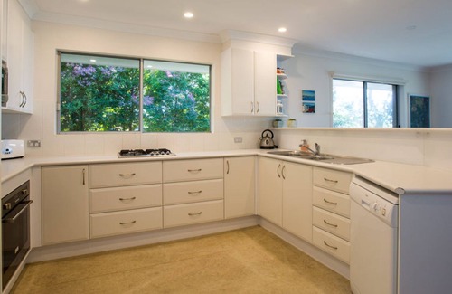 Hyams Beach Casa | Jindalee - 4pm Check Out Sundays