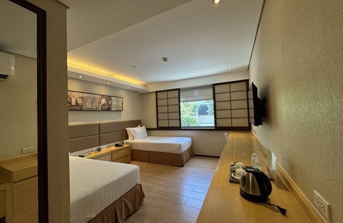 San Lorenzo Hotel | Jinjiang Inn Makati