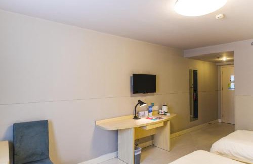 Sifang District Hotel | Jinjiang Inn Qingdao Chongqing South Road Metro