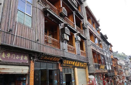 Fenghuang Casa | Jiuqi Guest House (九栖客栈)