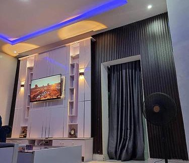Ikotun Apartamento | JKA 1-BEDROOM-Apart 24HRS POWER Unlimited WIFI , GARDEN PATIO AREA ,FREE DAILY HOUSEKEEPING