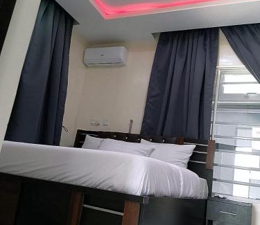Ikotun Apartamento | JKA 1-BEDROOM-Apart 24HRS POWER Unlimited WIFI , GARDEN PATIO AREA ,FREE DAILY HOUSEKEEPING